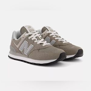 New Balance 574 Core - SIZE 8 LADIES